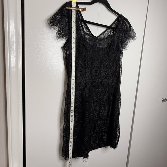 MINKPINK - Black lace overlay with slip mini short sleeve dress - Medium - Picture 9 of 10